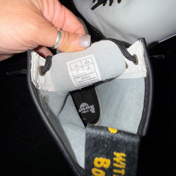 NEW WHITE DR. MARTENS ZAVALA COMBAT BOOTS SZ 9 WOMAN - Picture 12 of 12